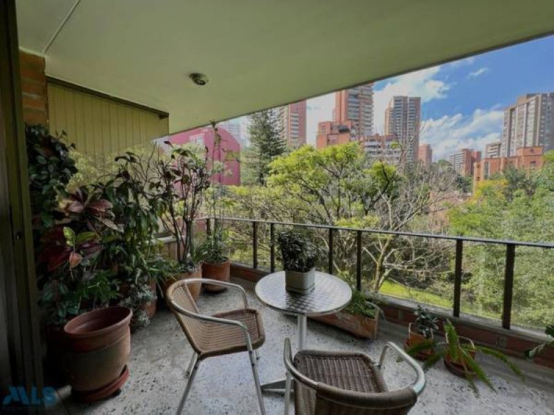Apartamento en venta Antioquia Medellín Las Lomas No2 253 m2 Habitaciones 4 Baños 5 Garajes 2 Precio $1250000000