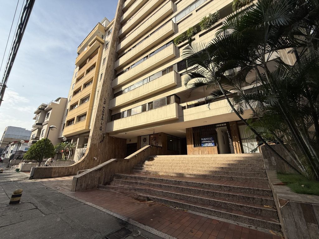 Oficina en arriendo Valle Del Cauca Cali Granada 40 m2 Habitaciones 0 Baños 1 Garajes 0 Precio $1520000