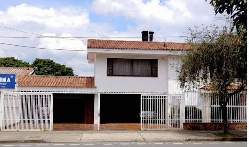 Casa en arriendo Cundinamarca Bogotá Los Cedritos 350 m2 Habitaciones 5 Baños 4 Garajes 8 Precio $12000000