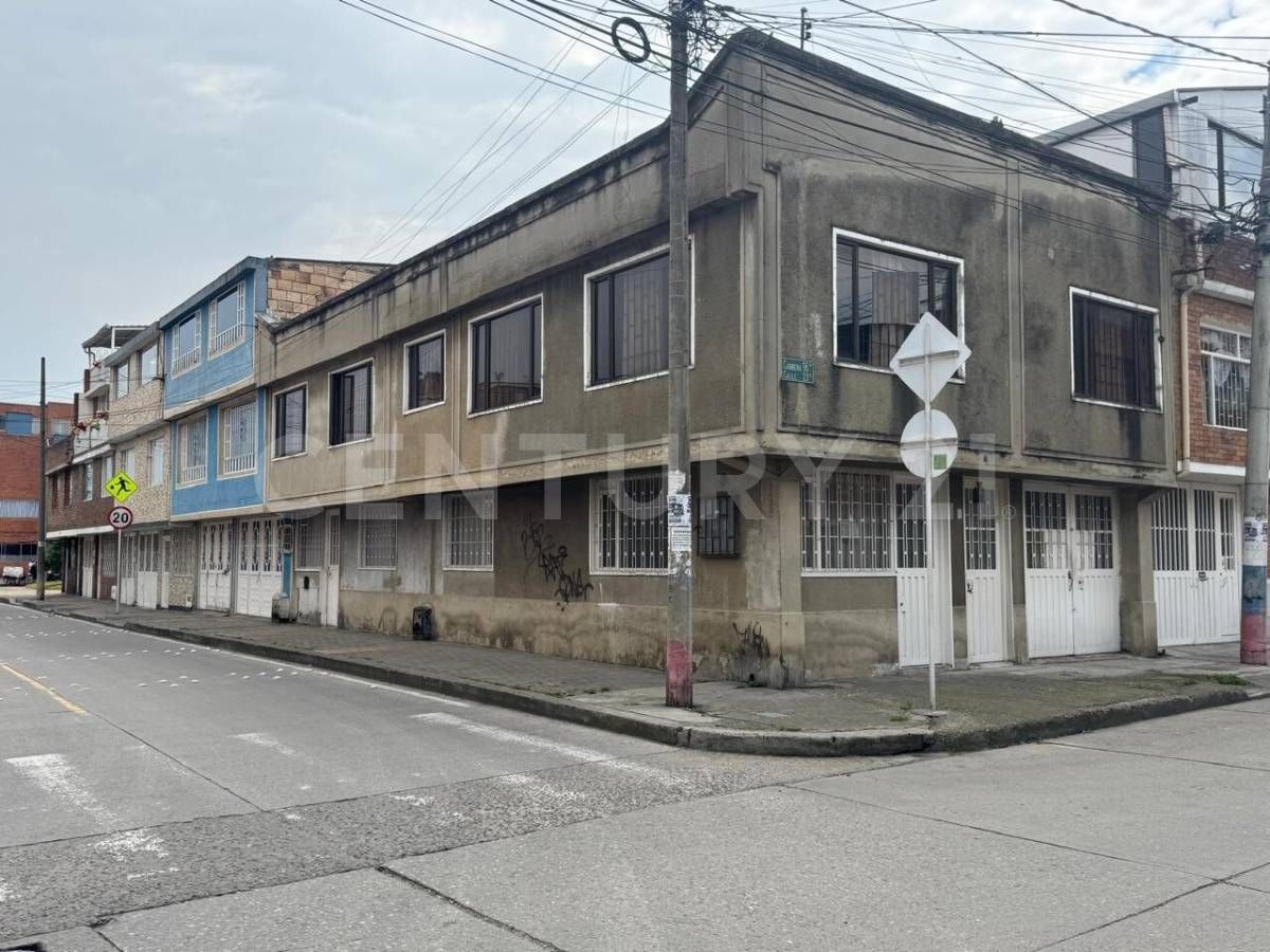 Casa en venta Cundinamarca Bogotá Parques De Salamanca 230 m2 Habitaciones 5 Baños 3 Garajes 1 Precio $750000000