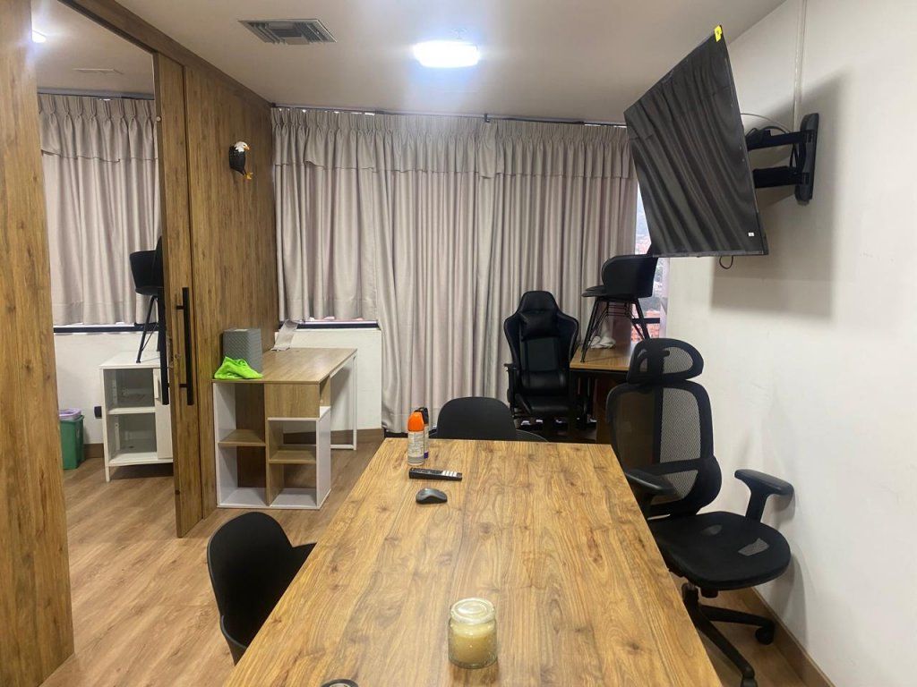 Oficina en arriendo o venta Antioquia Medellín Alejandria 53 m2 Habitaciones 0 Baños 1 Garajes 1 Precio venta $800000000 Precio arriendo $5200000