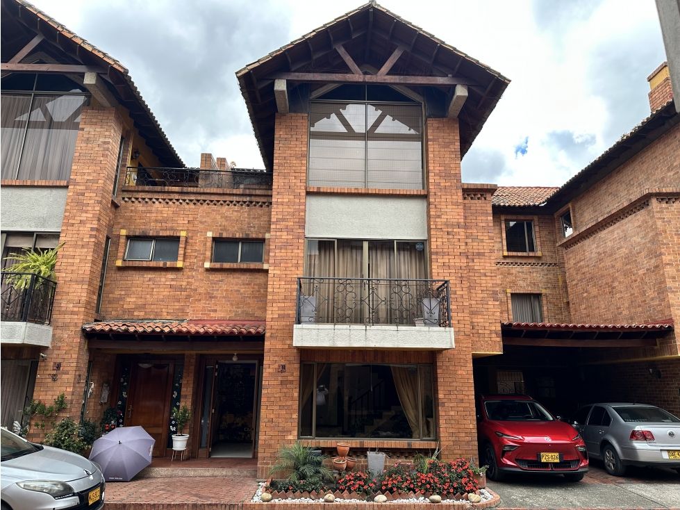 Casa en venta Cundinamarca Chía Asturias 251 m2 Habitaciones 4 Baños 5 Garajes 2 Precio $810000000