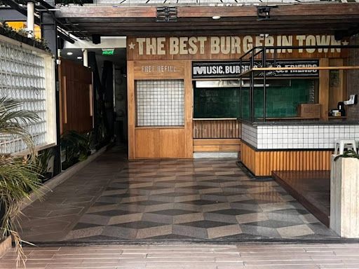 Local en arriendo Risaralda Pereira Cambulos 248 m2 Habitaciones 0 Baños 2 Garajes 0 Precio $16660000