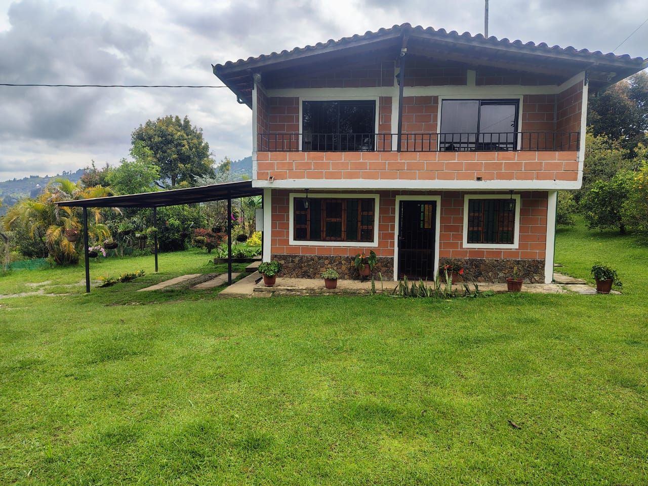 Casa Campestre en arriendo Antioquia Guarne Centro 200 m2 Habitaciones 4 Baños 3 Garajes 1 Precio $4000000