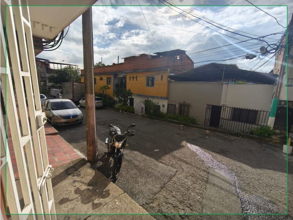 Casa en venta Antioquia Medellín Manrique Central No1 131 m2 Habitaciones 5 Baños 2 Garajes 0 Precio $360000000