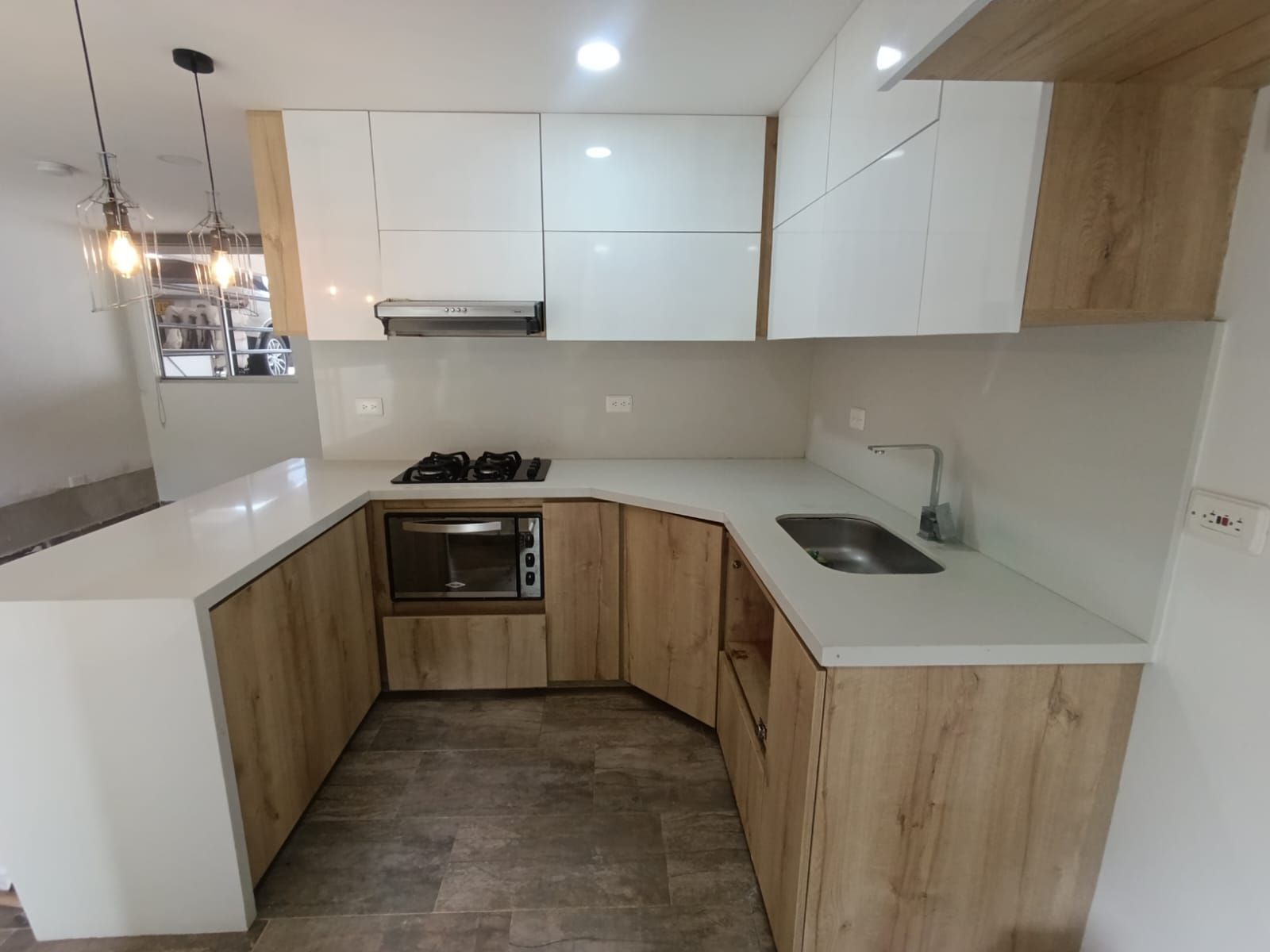 Casa en arriendo Antioquia Bello Urbanización El Trebol 150 m2 Habitaciones 3 Baños 3 Garajes 2 Precio $4300000