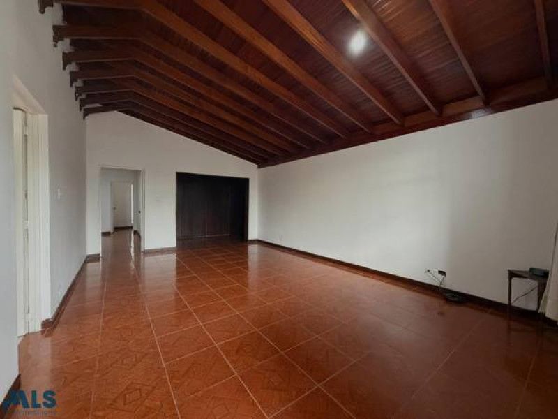 Inmuebles en Remate Apartamento en venta Antioquia Medellín Los Colores 110 m2 Habitaciones 4 Baños 3 Garajes 1 Precio $600000000