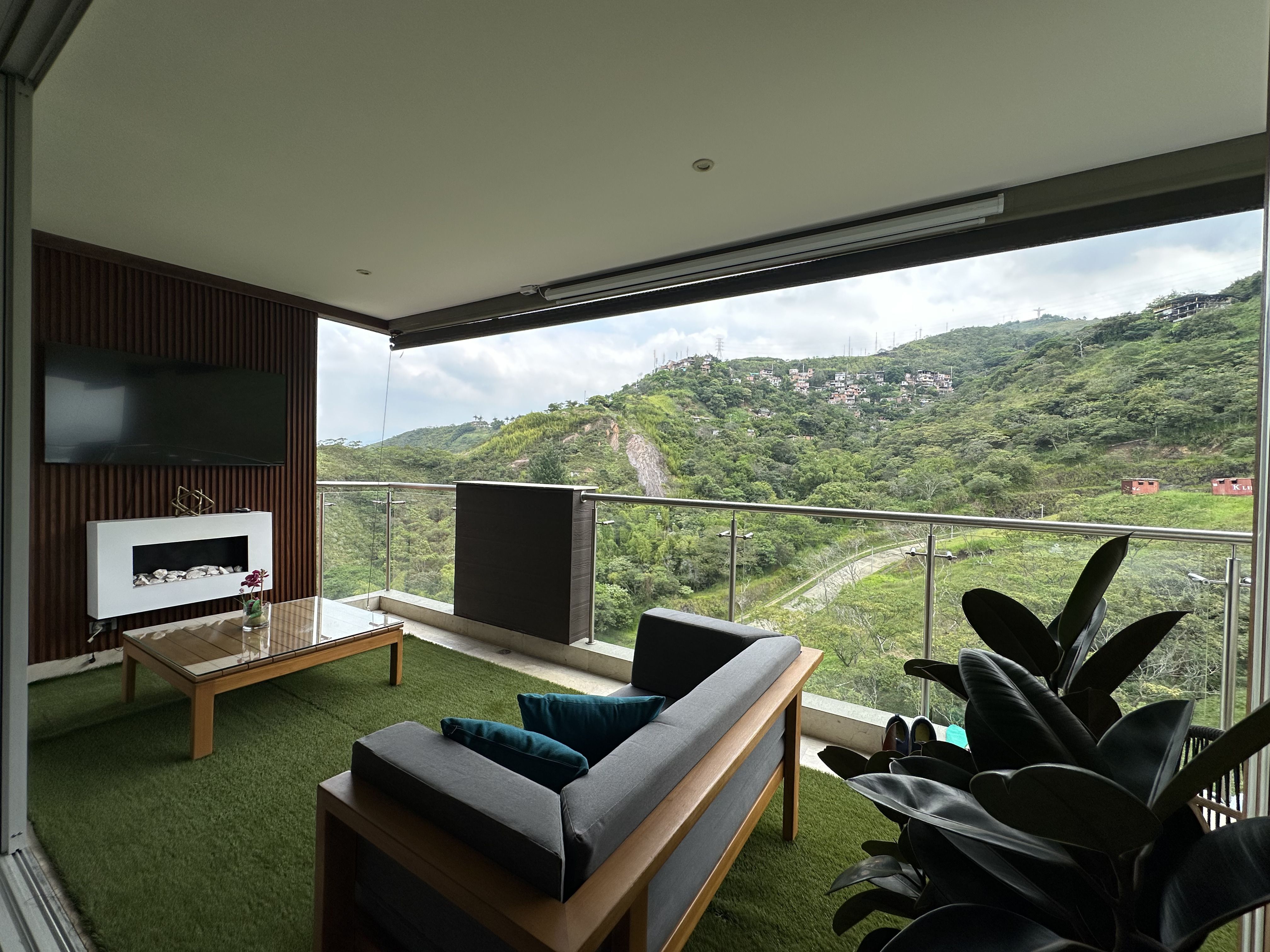 Apartamento en venta Valle Del Cauca Cali Sector Altos De Santa Isabel 200 m2 Habitaciones 3 Baños 4 Garajes 2 Precio $1500000000