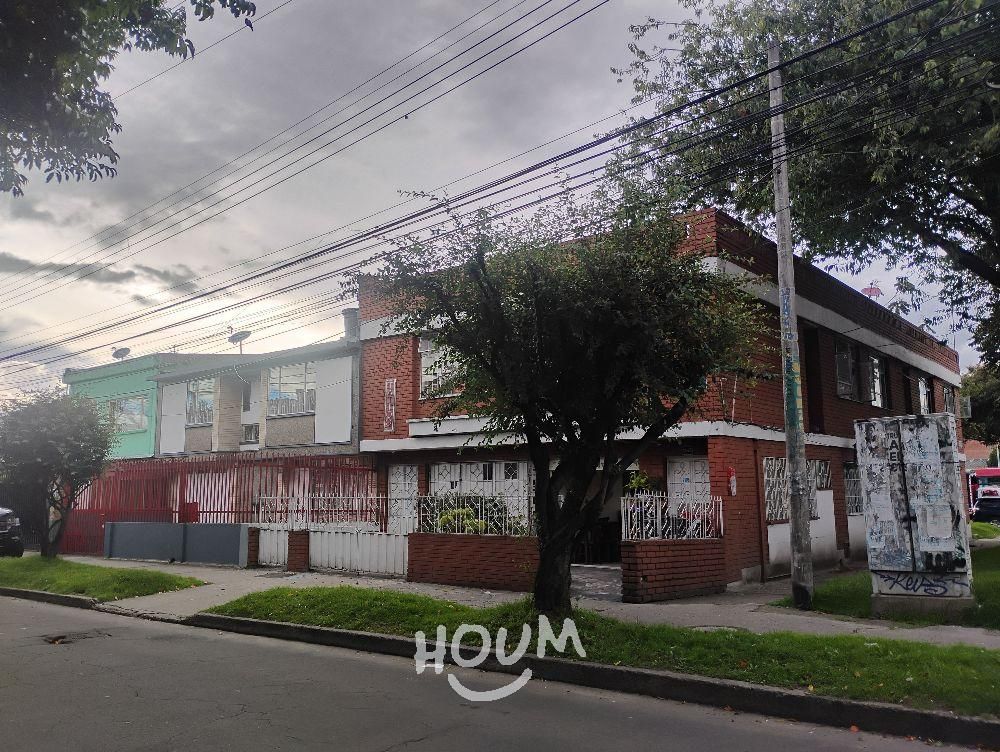 Casa en venta Cundinamarca Bogotá Once De Noviembre 234 m2 Habitaciones 7 Baños 5 Garajes 3 Precio $1350000000