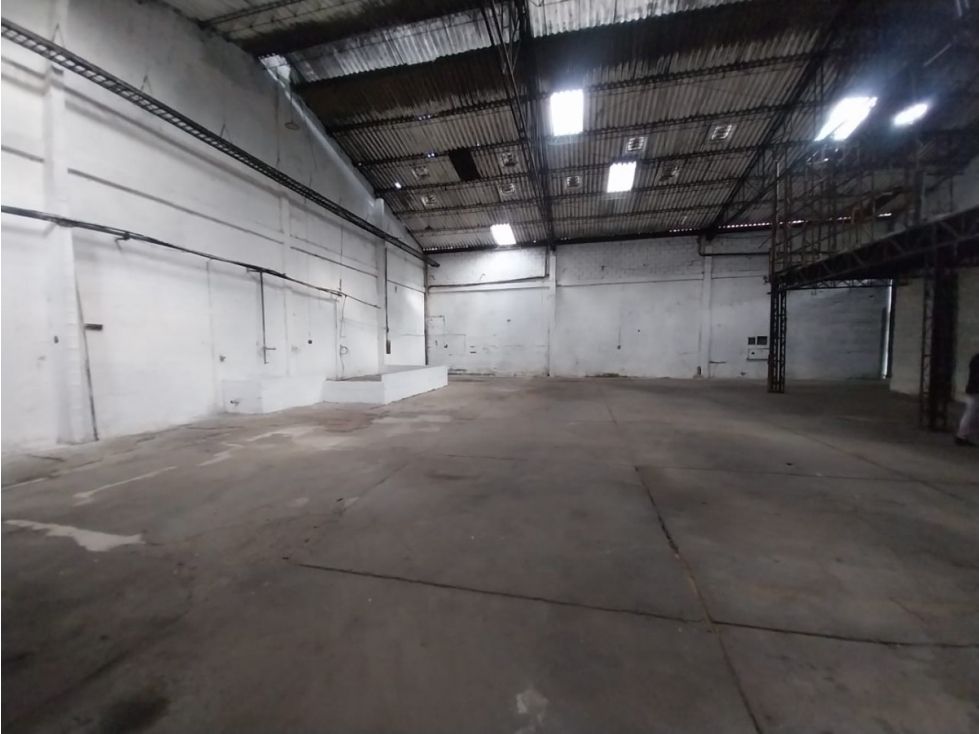 Bodega en arriendo Antioquia Itagüí Itagüí 750 m2 Habitaciones 0 Baños 2 Garajes 0 Precio $24000000