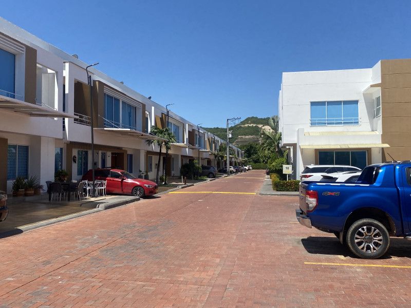 Casa en venta Cundinamarca Girardot Cn Los Angeles 164 m2 Habitaciones 3 Baños 4 Garajes 1 Precio $450000000