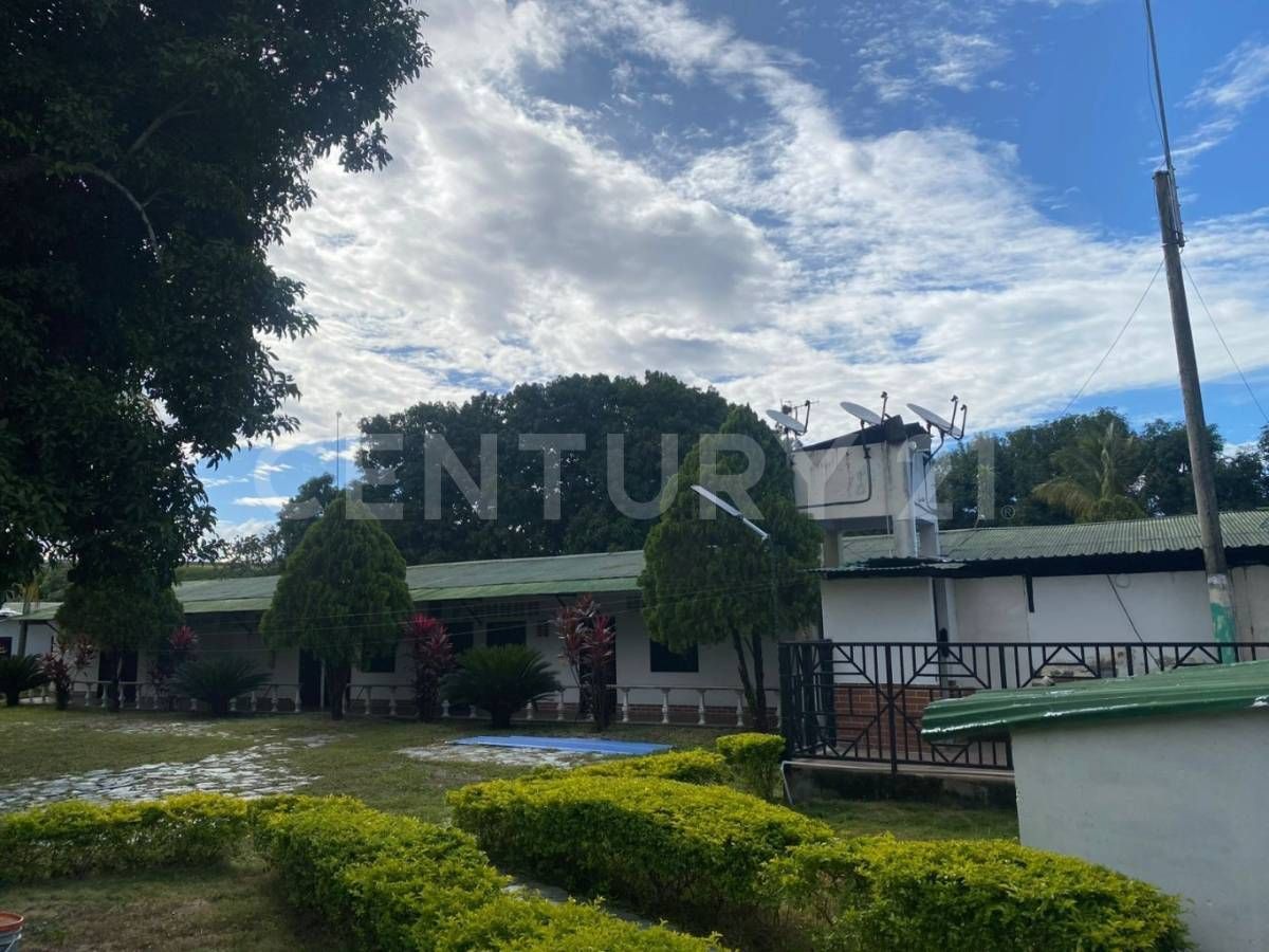 Finca en venta Tolima Espinal Espinal 8266 m2 Habitaciones 16 Baños 16 Garajes 8 Precio $2600000000