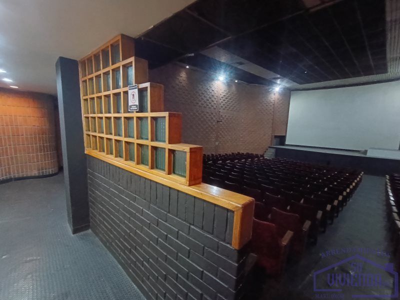 Oficina en arriendo Antioquia Medellín Prado 700 m2 Habitaciones 0 Baños 8 Garajes 0 Precio $14000000