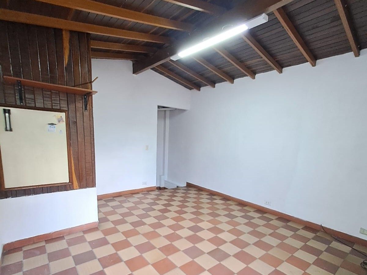 Local en venta Antioquia Envigado La Mesa 150 m2 Habitaciones 0 Baños 3 Garajes 0 Precio $610000000
