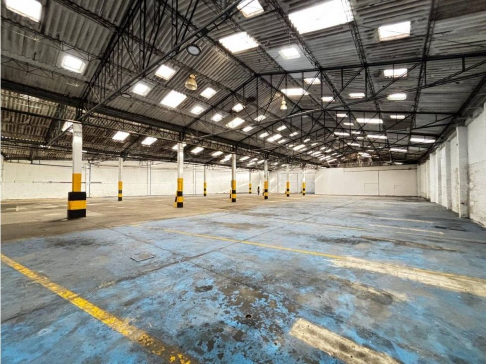 Bodega en arriendo Antioquia Itagüí Itagüí 2900 m2 Habitaciones 0 Baños 3 Garajes 3 Precio $76000000