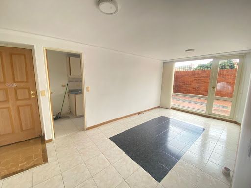 Apartamento en venta Cundinamarca Bogotá Estoril 100 m2 Habitaciones 3 Baños 2 Garajes 2 Precio $520000000
