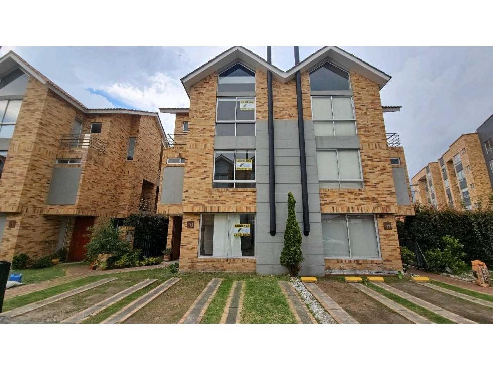 Casa en arriendo Cundinamarca Chía Cr Pinares Luna Nueva 173 m2 Habitaciones 3 Baños 4 Garajes 3 Precio $5400000