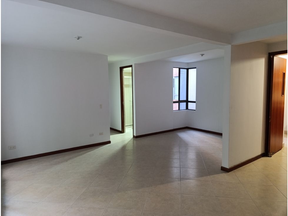 Apartamento en arriendo Antioquia Medellín Loma De Los Bernal 62 m2 Habitaciones 3 Baños 2 Garajes 1 Precio $3600000