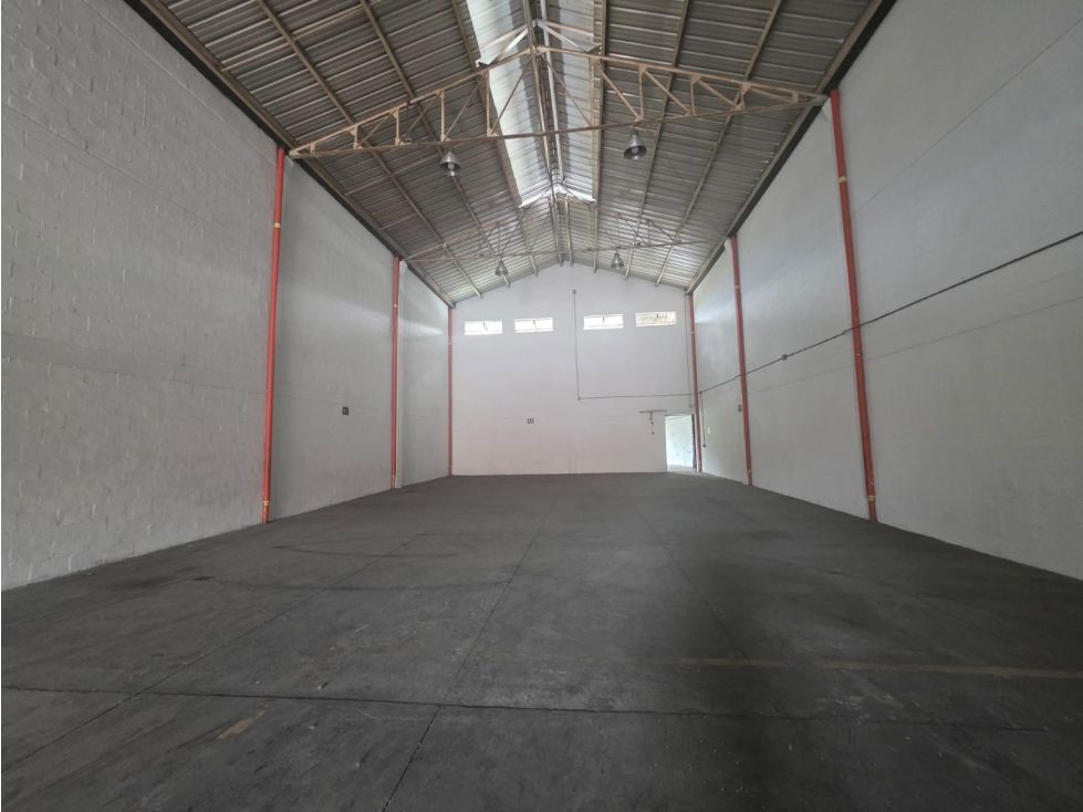 Bodega en arriendo Antioquia La Estrella Ancón San Martín 675 m2 Habitaciones 0 Baños 2 Garajes 2 Precio $27500000