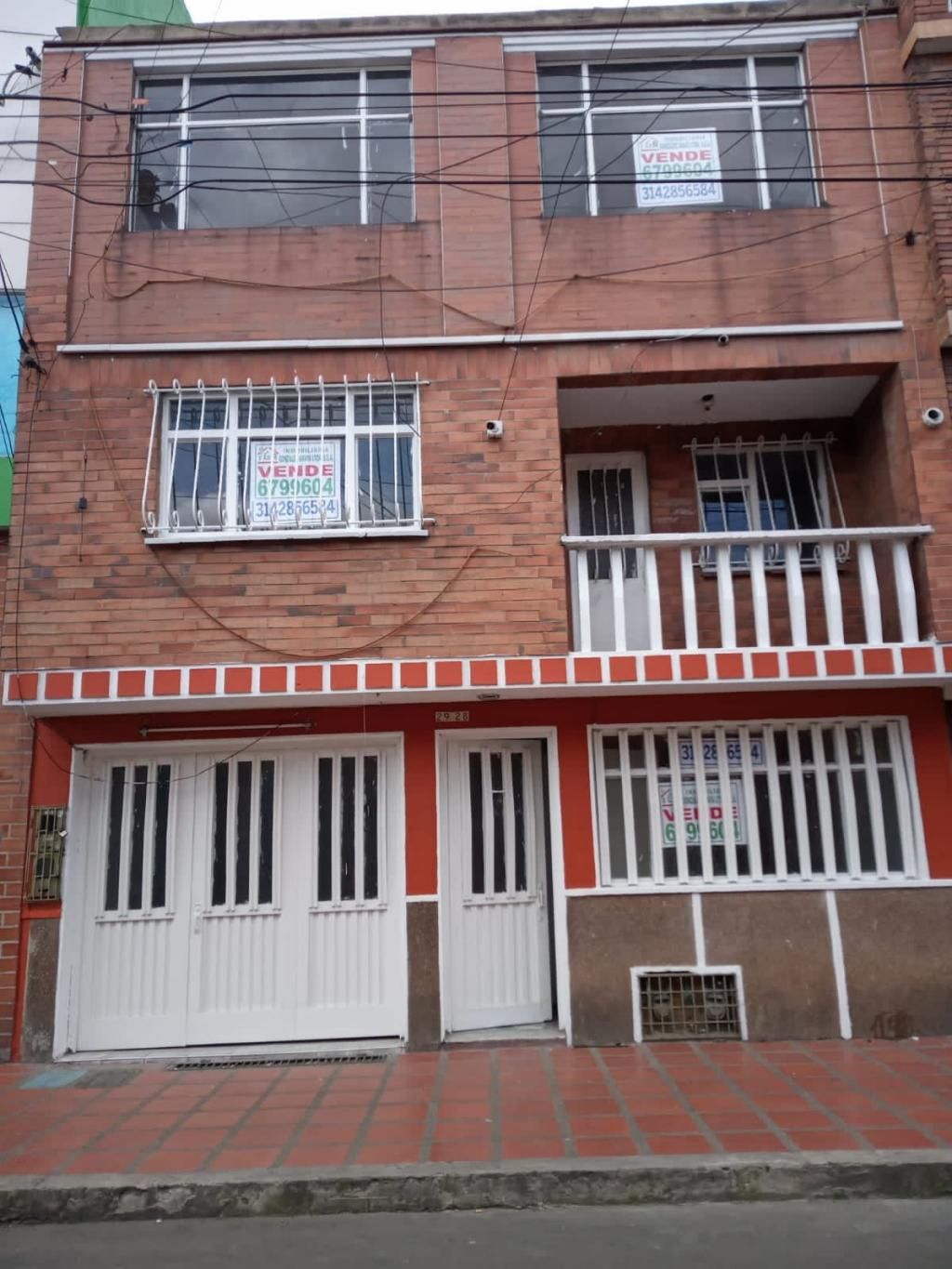 Casa en arriendo Cundinamarca Bogotá El Carmen 140 m2 Habitaciones 12 Baños 6 Garajes 1 Precio $2800000