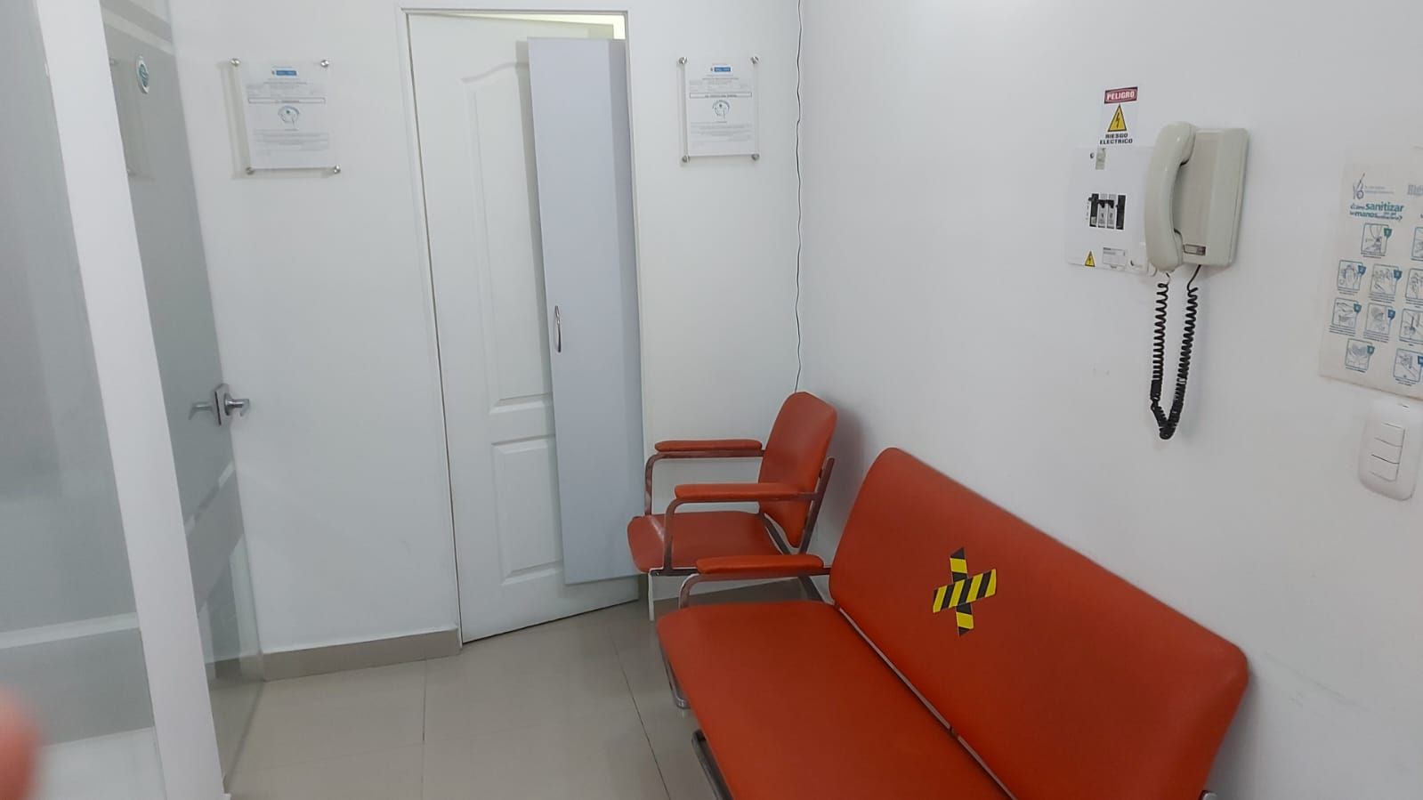 Consultorio en arriendo o venta Cundinamarca Bogotá Lago Gaitan 28 m2 Habitaciones 0 Baños 2 Garajes 1 Precio venta $240000000 Precio arriendo $1500000