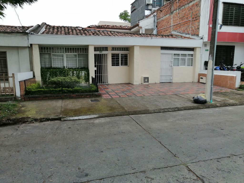 Casa en venta Valle Del Cauca Cali Prados Del Norte 282 m2 Habitaciones 4 Baños 3 Garajes 0 Precio $800000000