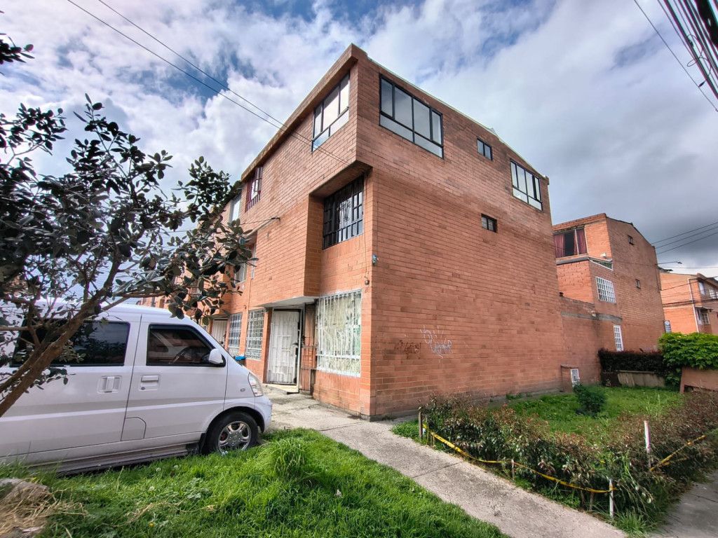 Casa en arriendo Cundinamarca Mosquera Nueva Castilla 115 m2 Habitaciones 4 Baños 3 Garajes 0 Precio $2000000