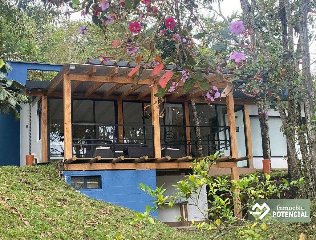 Casa Campestre en arriendo Antioquia El Carmen De Viboral Obrero 120 m2 Habitaciones 3 Baños 3 Garajes 2 Precio $6500000
