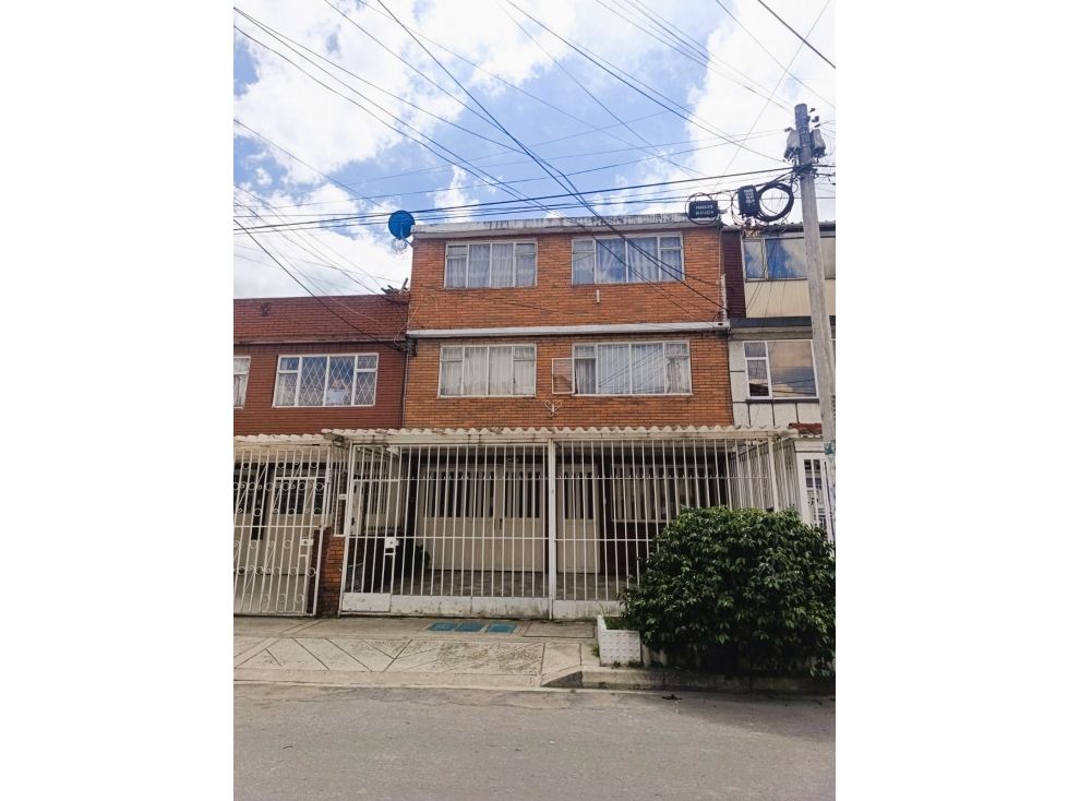 Casa en venta Cundinamarca Bogotá La Fraguita 350 m2 Habitaciones 10 Baños 5 Garajes 2 Precio $900000000