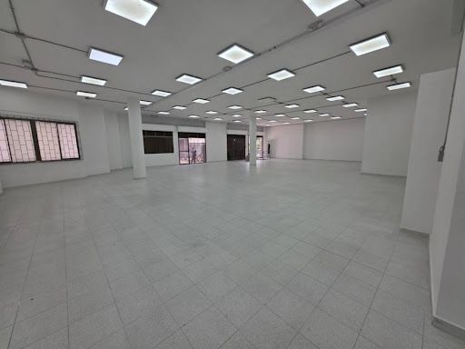 Local en arriendo Antioquia Medellín Guayaquil 300 m2 Habitaciones 0 Baños 5 Garajes 0 Precio $17000000