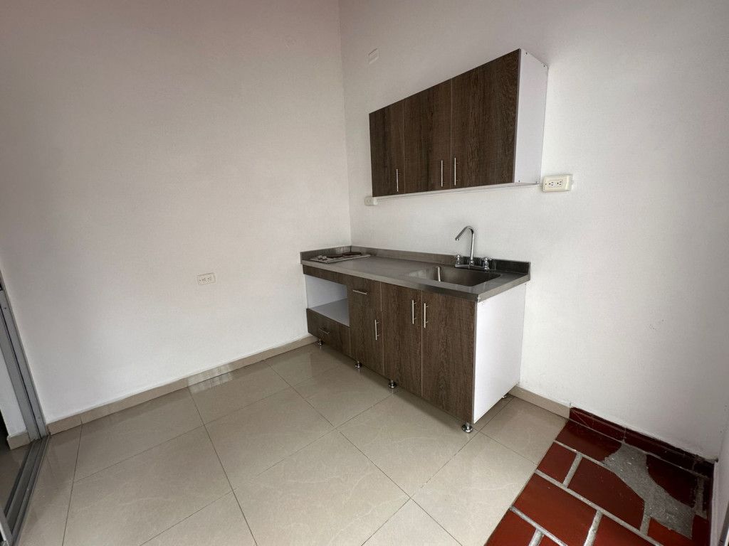 Local en arriendo Antioquia La Ceja Centro 178 m2 Habitaciones 0 Baños 3 Garajes 0 Precio $4950000