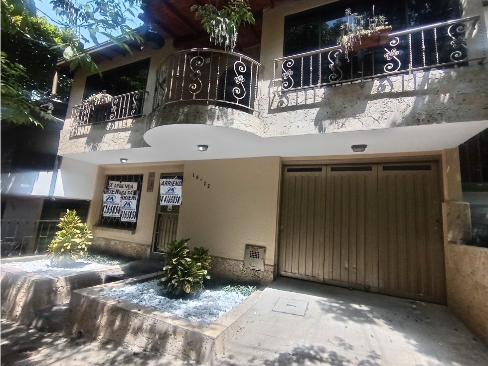 Casa en arriendo Antioquia Medellín La Floresta 150 m2 Habitaciones 3 Baños 3 Garajes 1 Precio $4500000