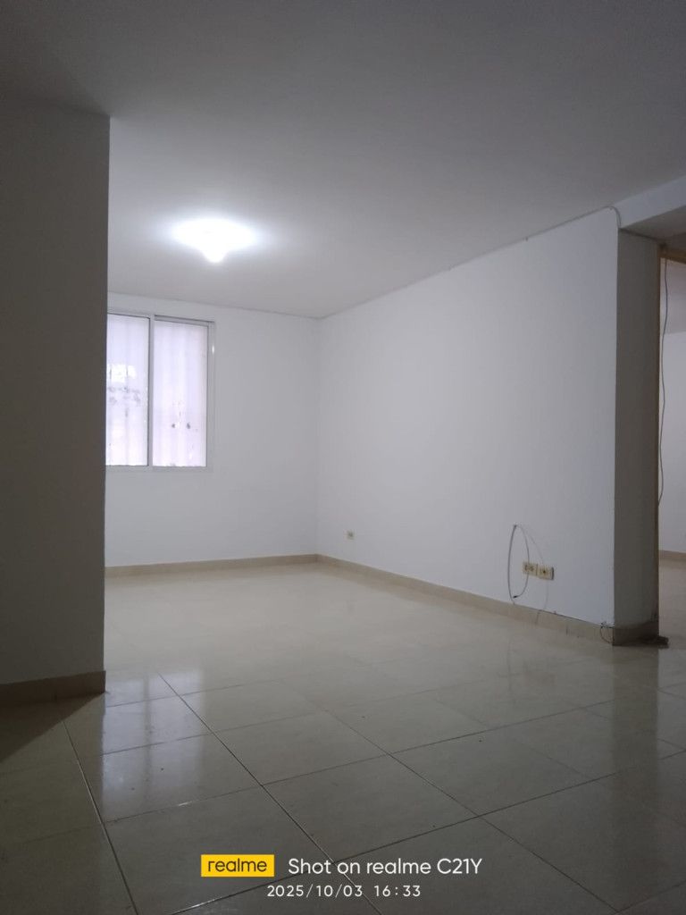 Apartamento en arriendo Valle Del Cauca Cali Versalles 200 m2 Habitaciones 4 Baños 3 Garajes 0 Precio $1500000