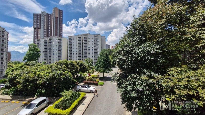 Apartamento en arriendo Antioquia Medellín Los Naranjos 110 m2 Habitaciones 3 Baños 3 Garajes 1 Precio $5300000
