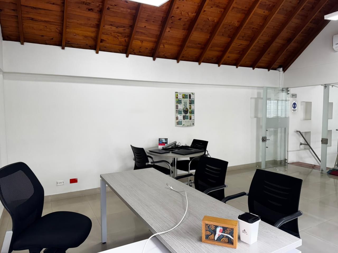 Oficina en venta Antioquia Envigado La Mesa 1494 m2 Habitaciones 0 Baños 2 Garajes 2 Precio $1350000000