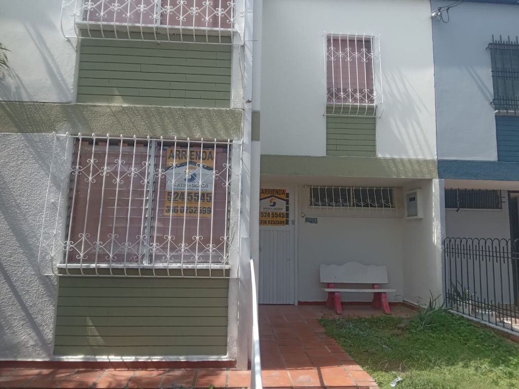 Casa en arriendo Valle Del Cauca Cali Los Andes B - La Riviera 85 m2 Habitaciones 4 Baños 2 Garajes 0 Precio $1400000