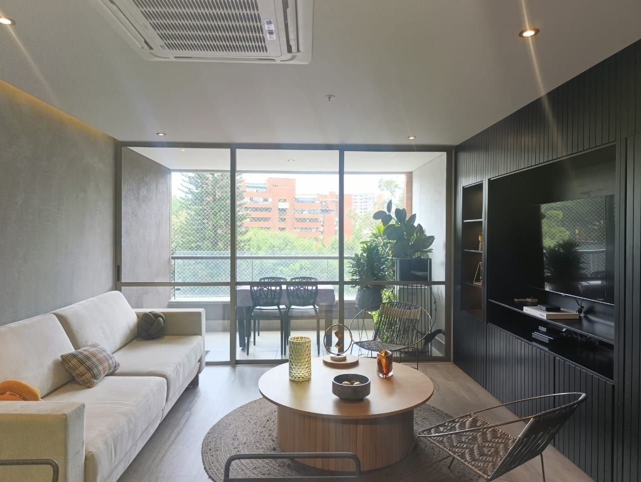 Apartamento en arriendo o venta Antioquia Medellín Calle Nueva 90 m2 Habitaciones 2 Baños 3 Garajes 2 Precio venta $1130000000 Precio arriendo $7000000