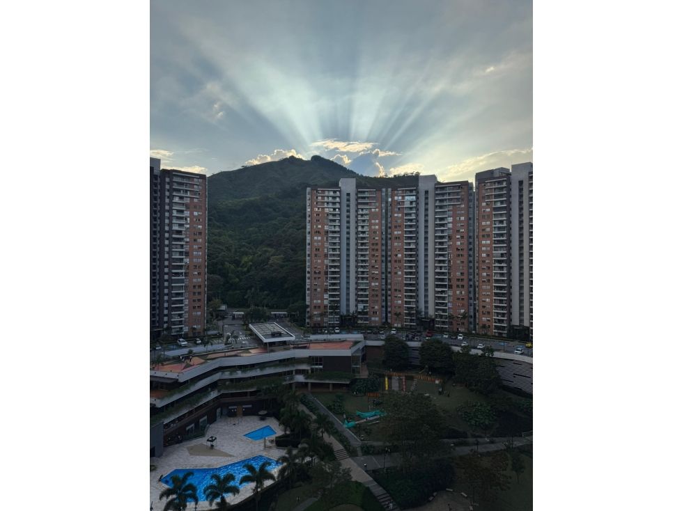 Apartamento en venta Antioquia Medellín Loma De Los Bernal 80 m2 Habitaciones 2 Baños 2 Garajes 2 Precio $790000000