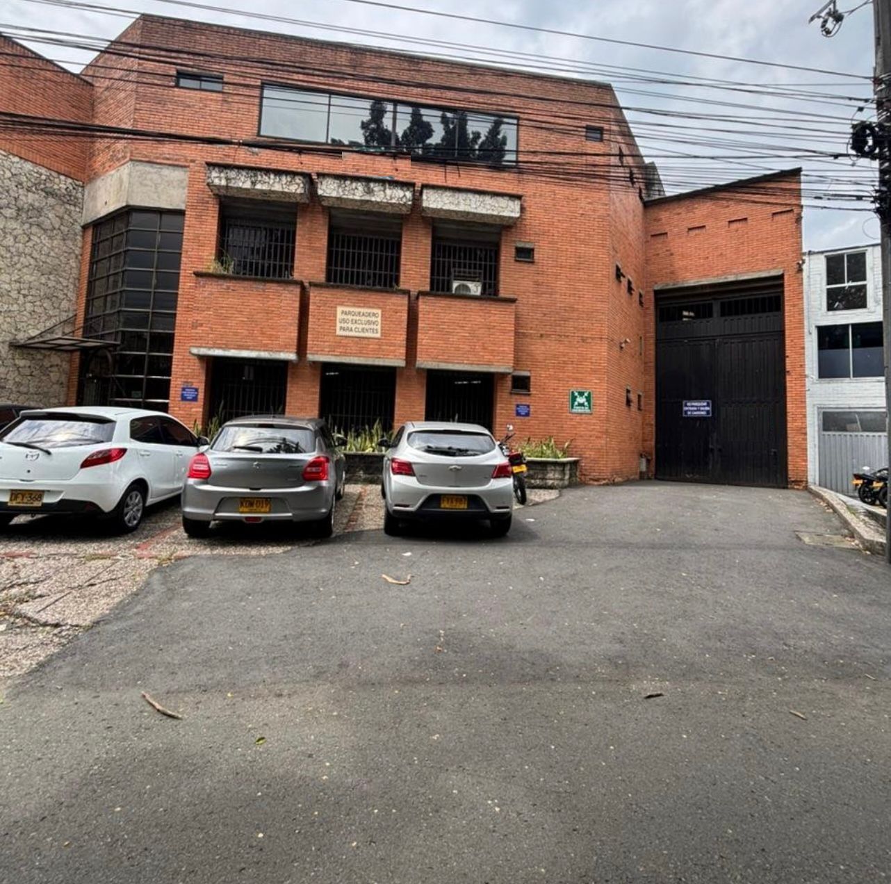 Bodega en arriendo Antioquia Medellín La Aguacatala 1430 m2 Habitaciones 0 Baños 8 Garajes 5 Precio $48000000