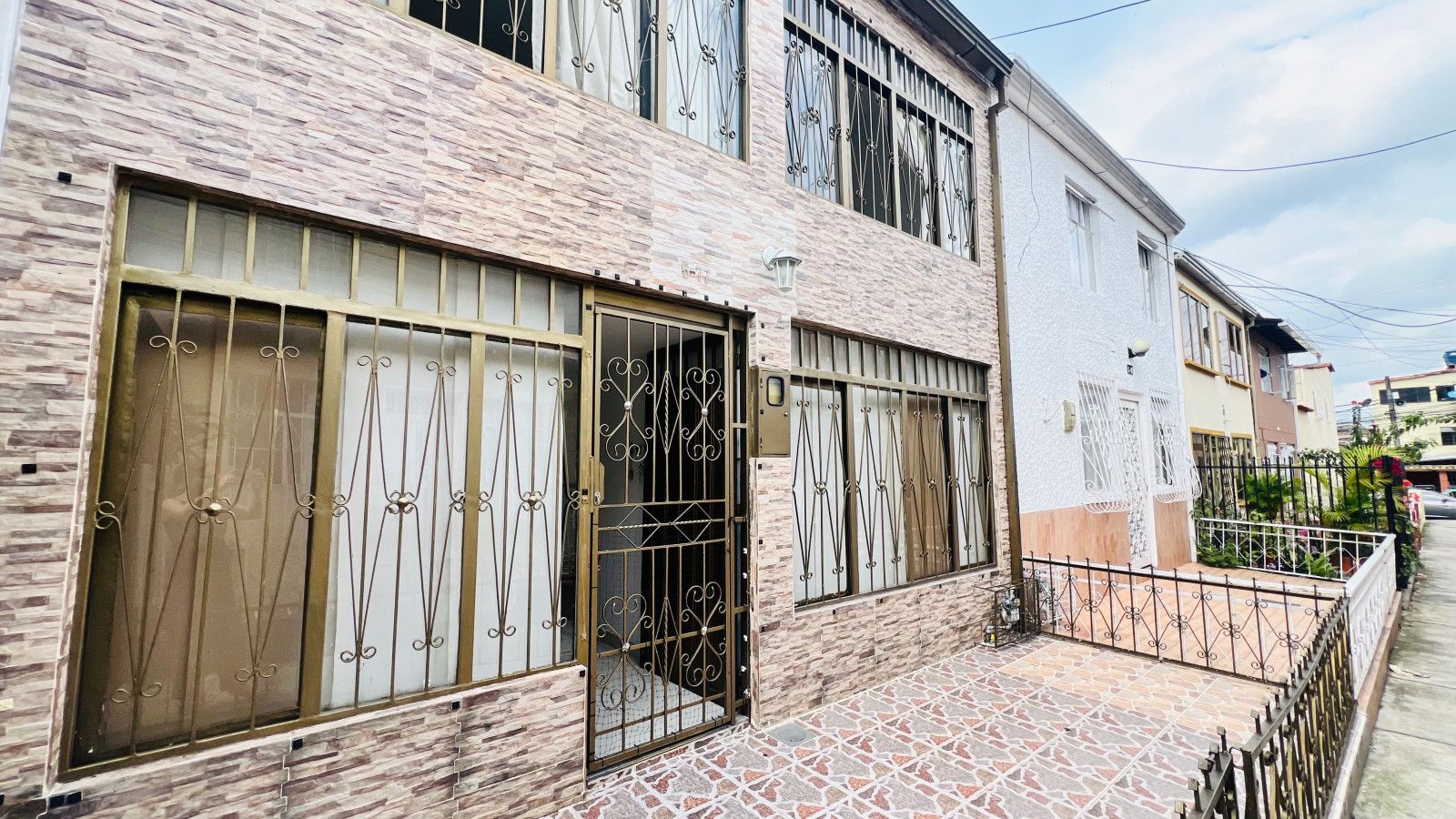 Casa en venta Santander Floridablanca Lagos Iii 192 m2 Habitaciones 4 Baños 2 Garajes 0 Precio $395000000