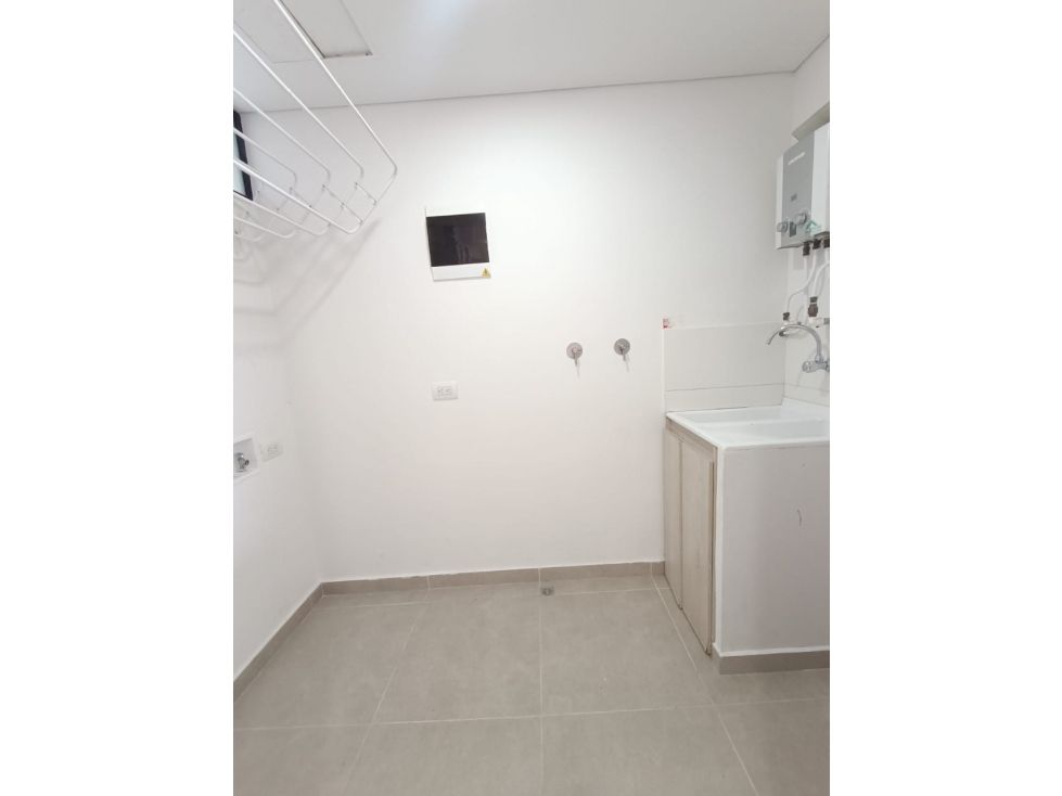 Apartamento en arriendo Antioquia Medellín La Pradera 100 m2 Habitaciones 3 Baños 2 Garajes 2 Precio $5000000