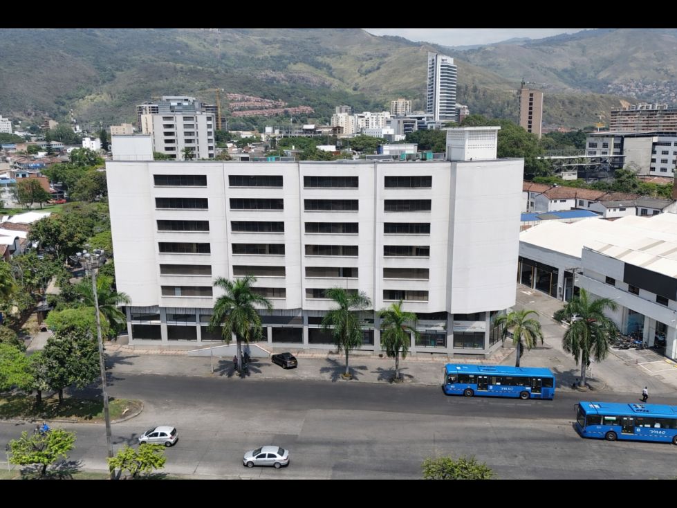 Oficina en arriendo Valle Del Cauca Cali Prados Del Norte 1012 m2 Habitaciones 0 Baños 2 Garajes 1 Precio $19000000