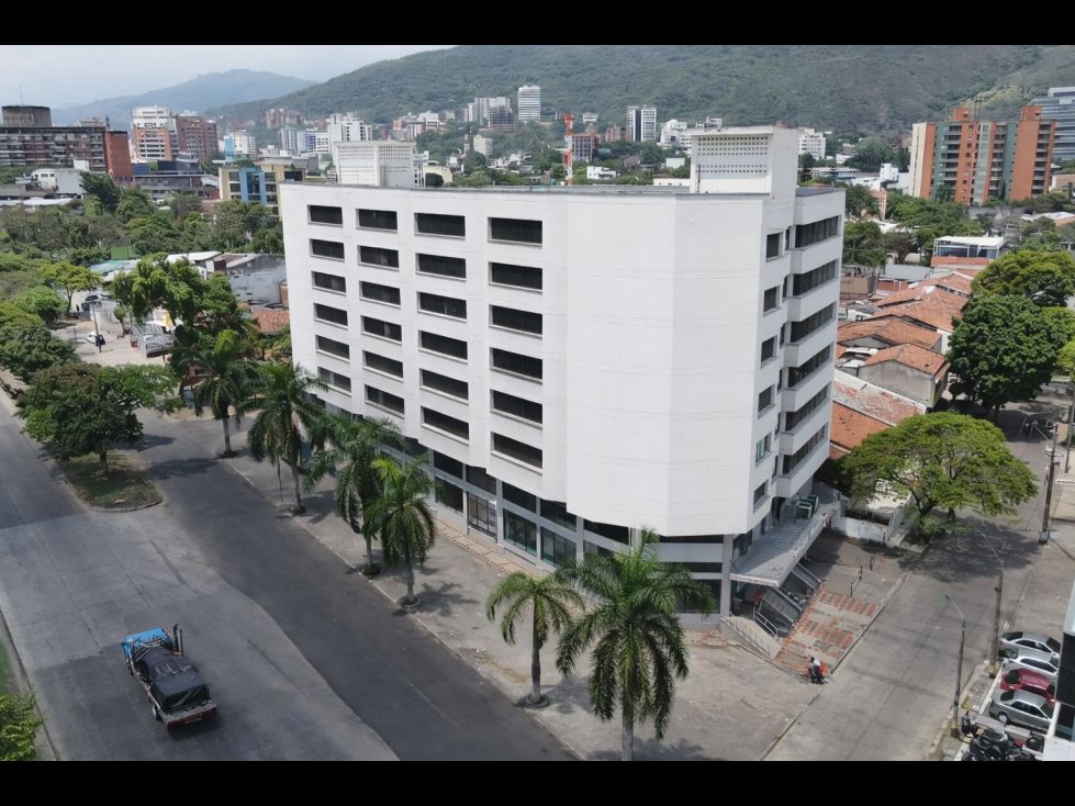 Oficina en arriendo Valle Del Cauca Cali Prados Del Norte 1012 m2 Habitaciones 0 Baños 2 Garajes 1 Precio $19000000