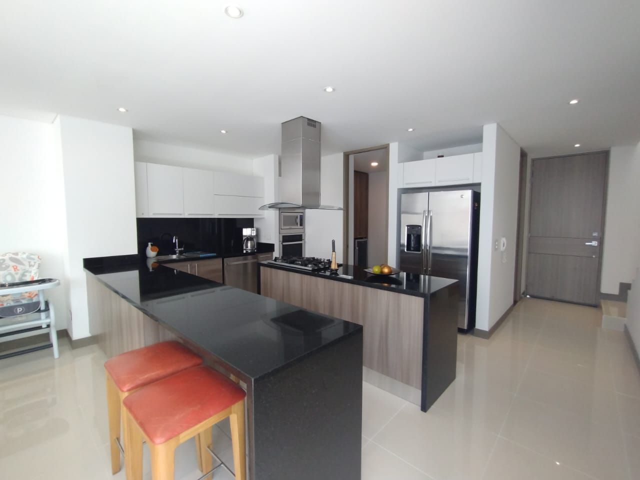 Casa en venta Valle Del Cauca Cali Parcelaciones Pance 300 m2 Habitaciones 3 Baños 5 Garajes 4 Precio $1500000000