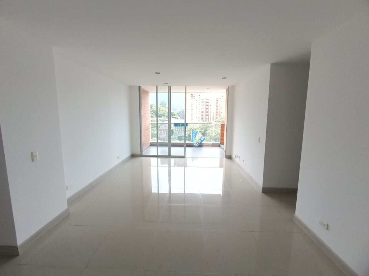 Apartamento en arriendo Antioquia Envigado Zúñiga 96 m2 Habitaciones 2 Baños 3 Garajes 1 Precio $4000000