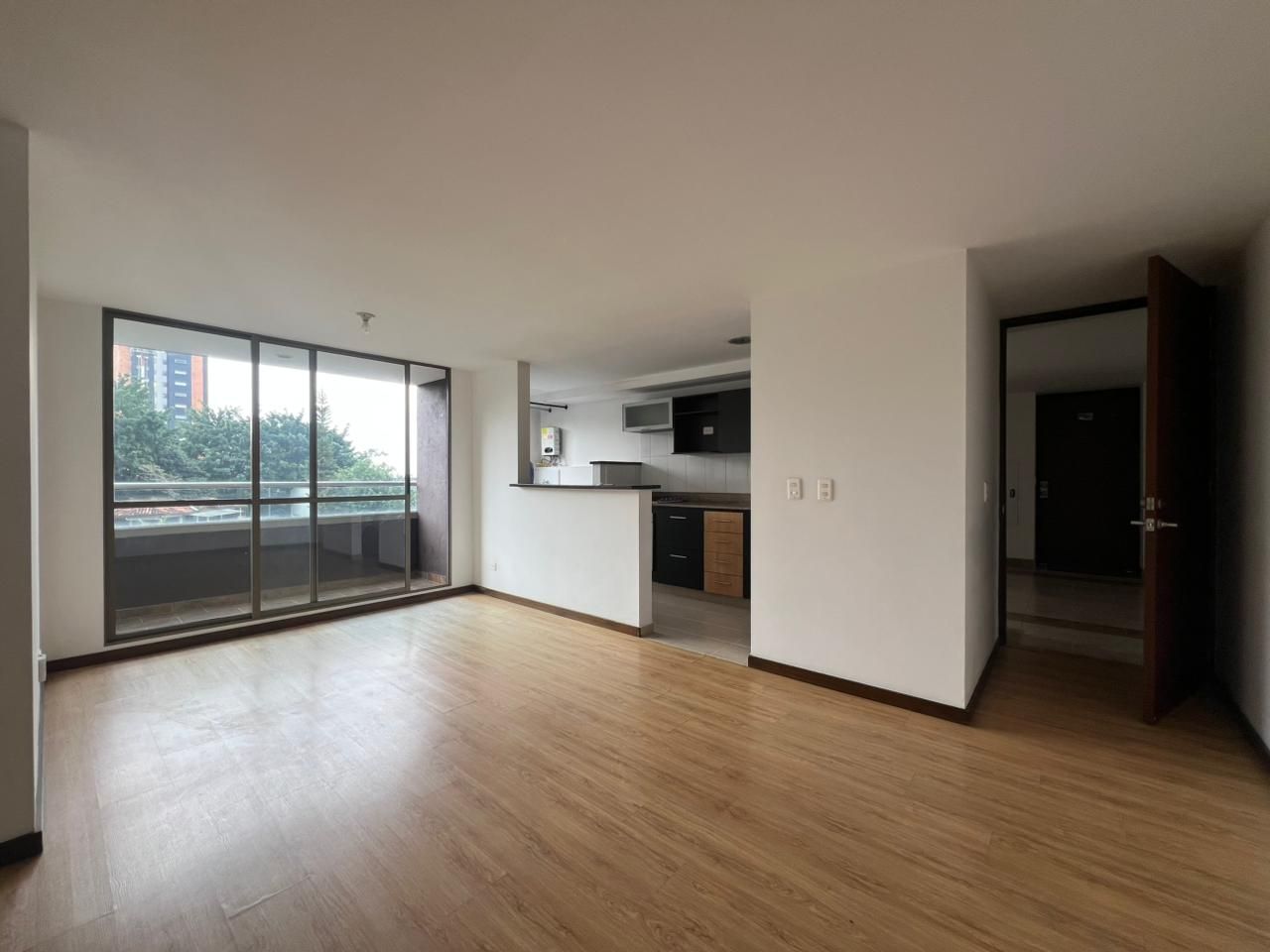 Apartamento en arriendo Antioquia Envigado Alto De Misael 85 m2 Habitaciones 3 Baños 2 Garajes 1 Precio $4150000