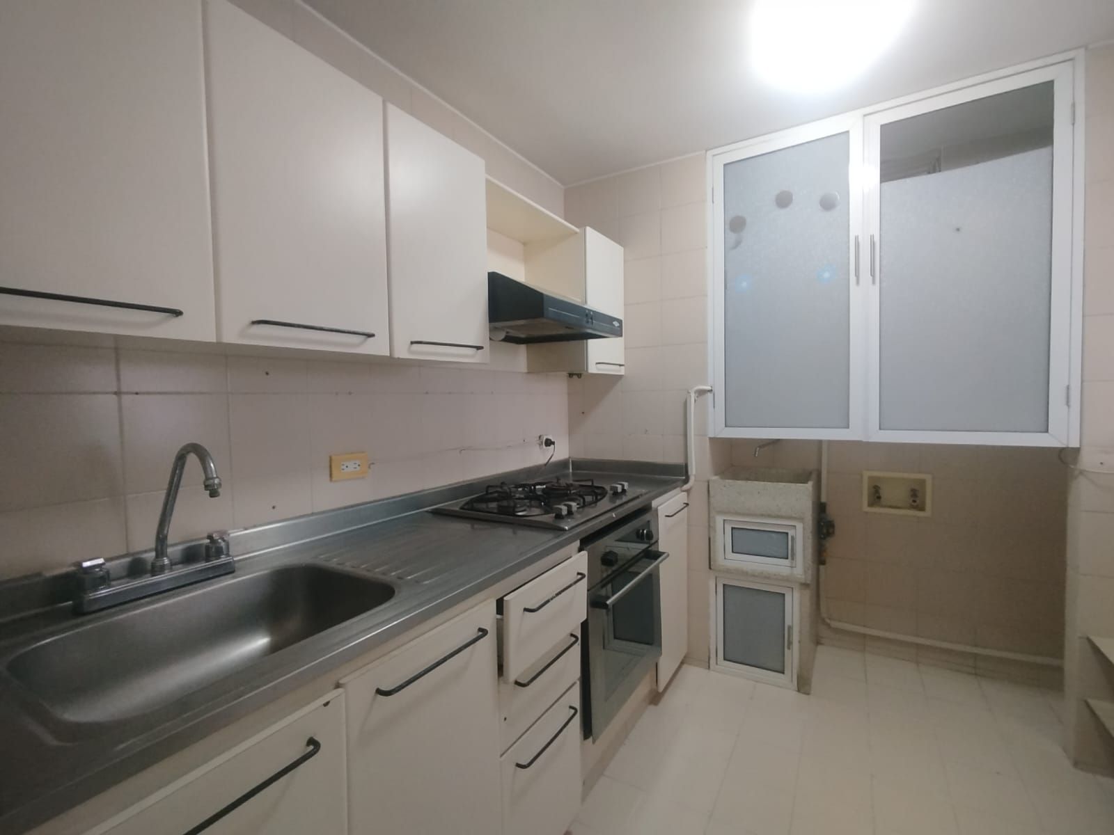 Apartaestudio en venta Risaralda Pereira Los Angeles 56 m2 Habitaciones 1 Baños 2 Garajes 1 Precio $350000000