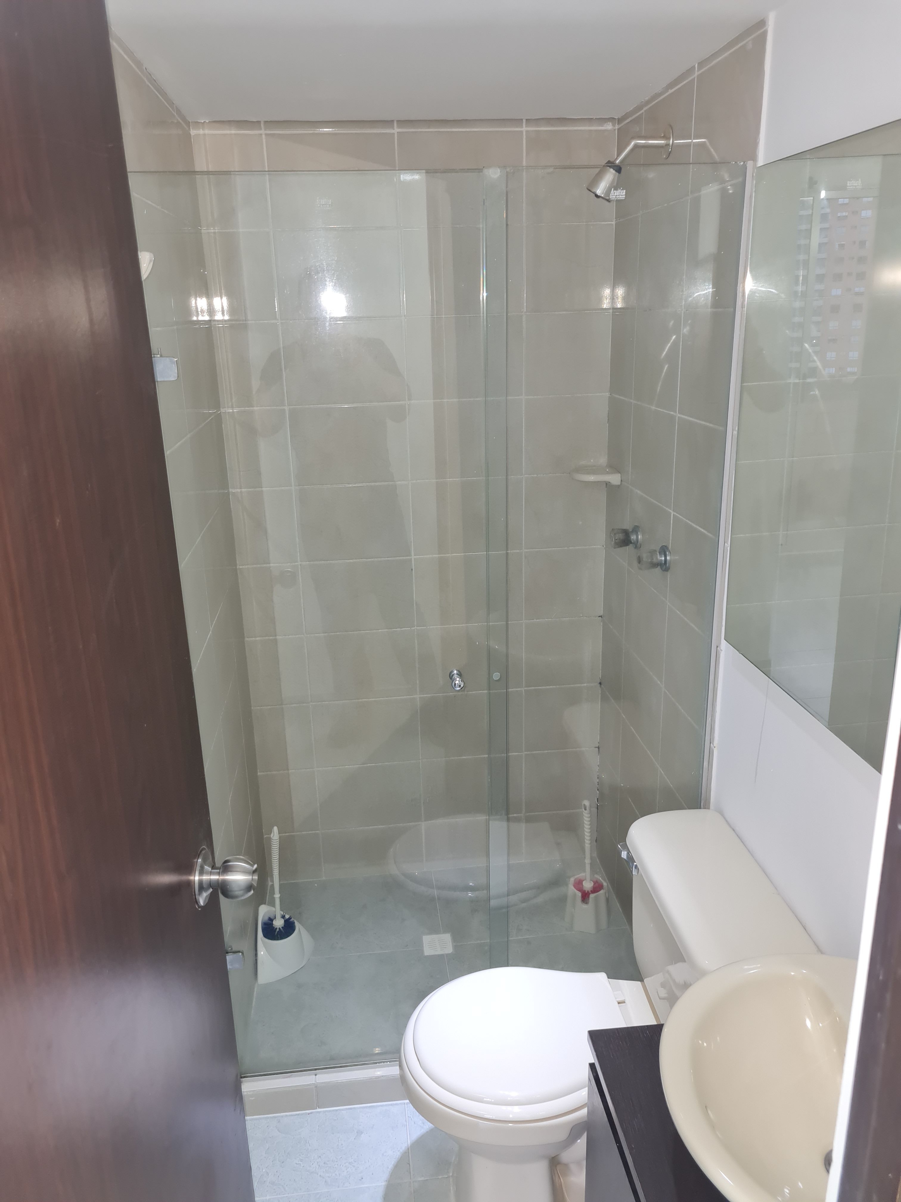 Apartamento en arriendo Antioquia Medellín Loma De Los Bernal 55 m2 Habitaciones 2 Baños 2 Garajes 1 Precio $2700000