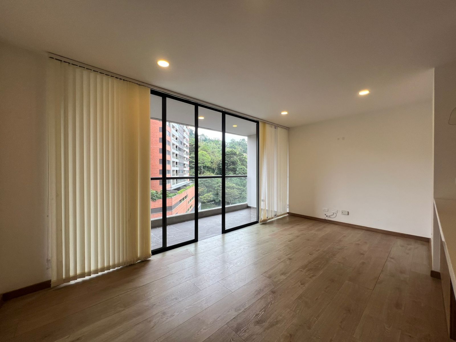 Apartamento en arriendo Antioquia Envigado Trianon 82 m2 Habitaciones 3 Baños 2 Garajes 2 Precio $3950000