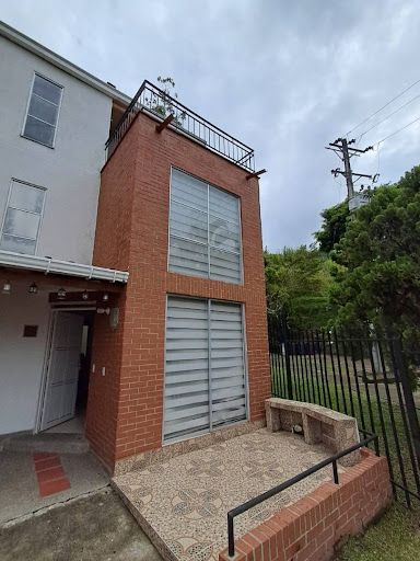 Casa en arriendo Risaralda Pereira Belmonte A 126 m2 Habitaciones 3 Baños 3 Garajes 1 Precio $2750000